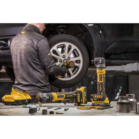18V XR Compact Εργαλείο Κοπής 76mm - Σετ με 2 x 3.5Ah